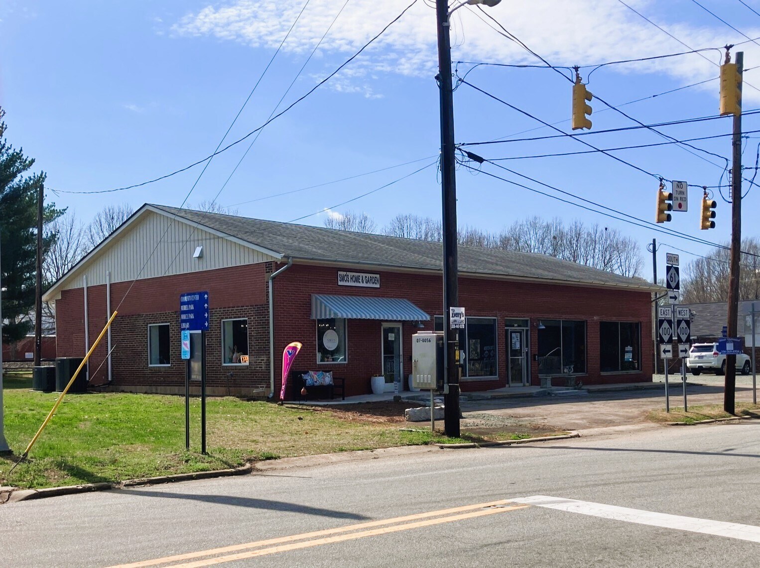301-303 W Main St, Gibsonville, NC for Rent
