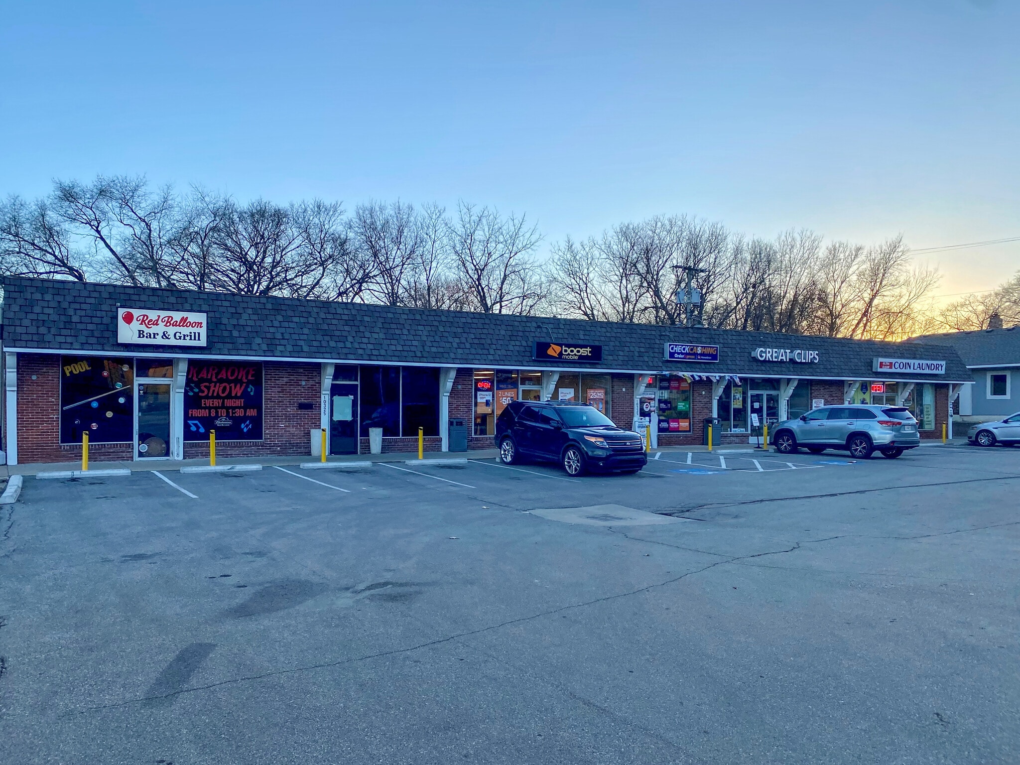 10325-10403 W 75th St, Shawnee, KS for Sale