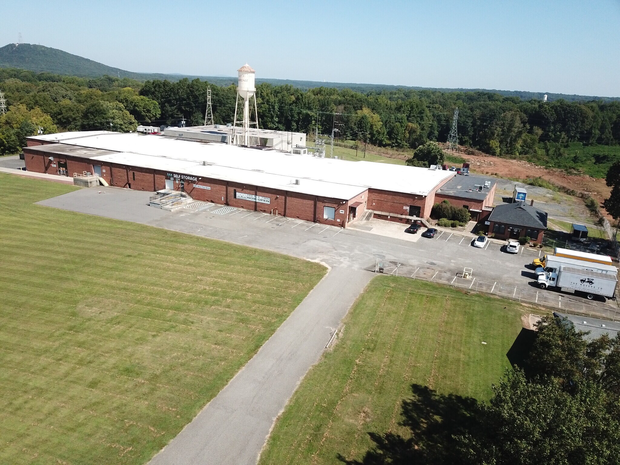 510 W 1st St Lowell, NC 28098 Industrial Property for Lease on