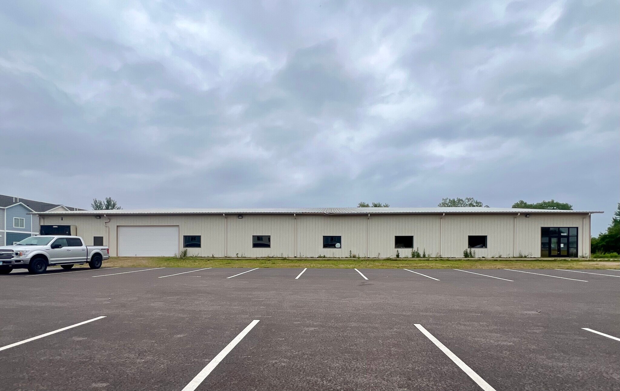 1925 N Redding Ave, Windom, MN for Rent