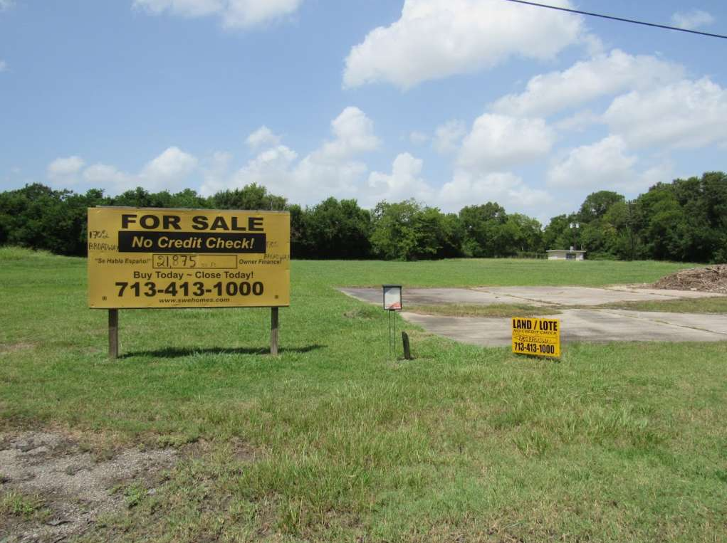 1702 S Broadway St, La Porte, TX for Sale