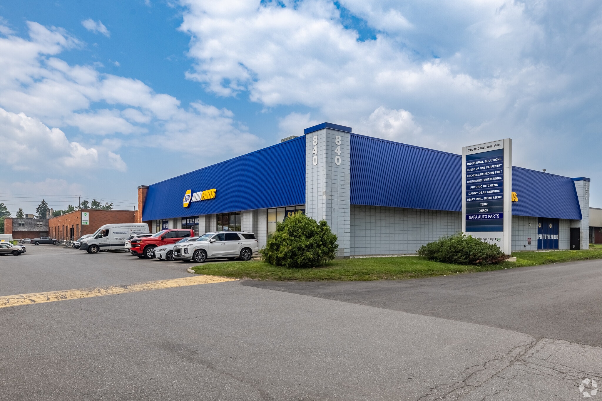 830-840 Industrial Ave, Ottawa, ON for Rent