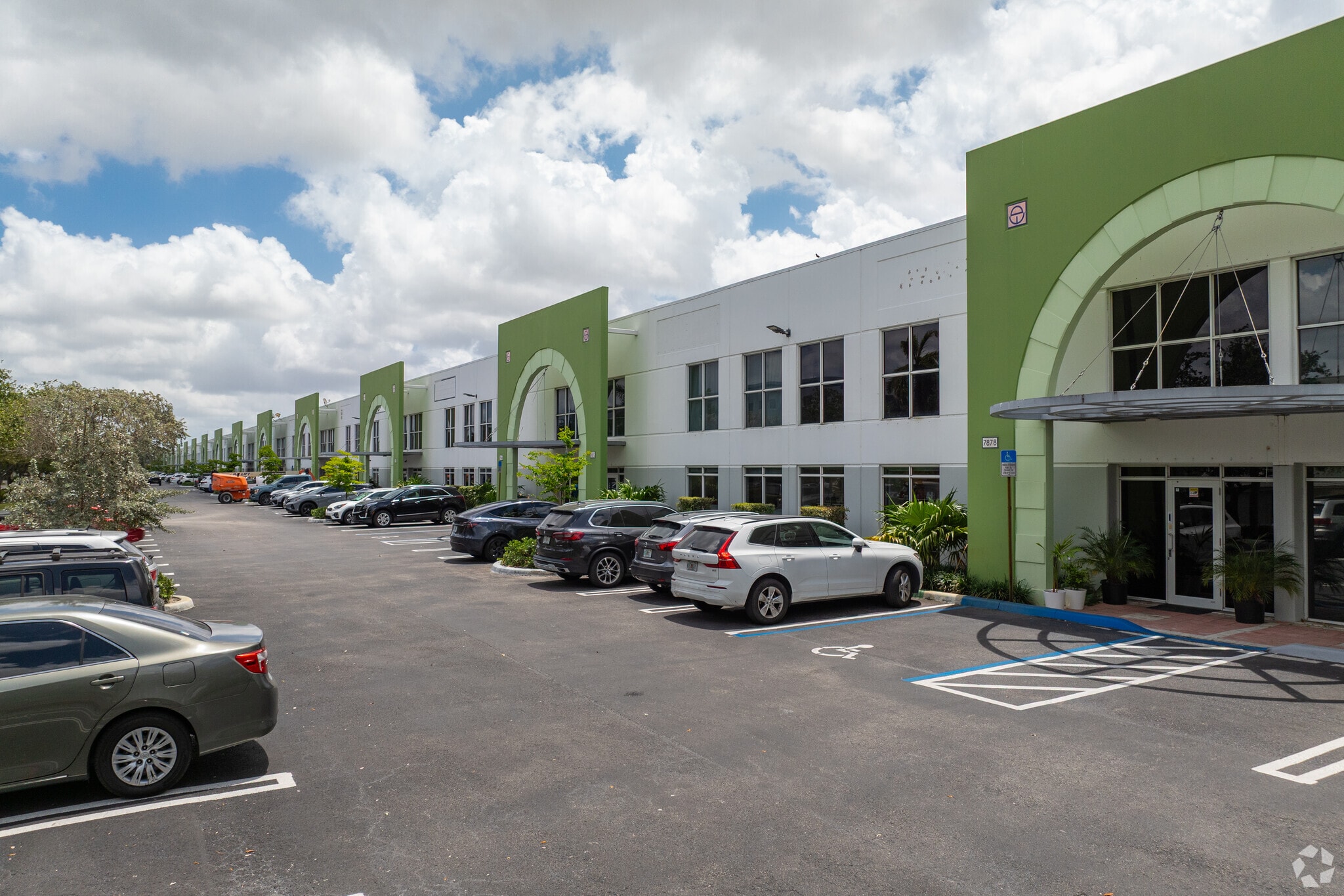 7866 NW 46th St, Doral, FL for Rent