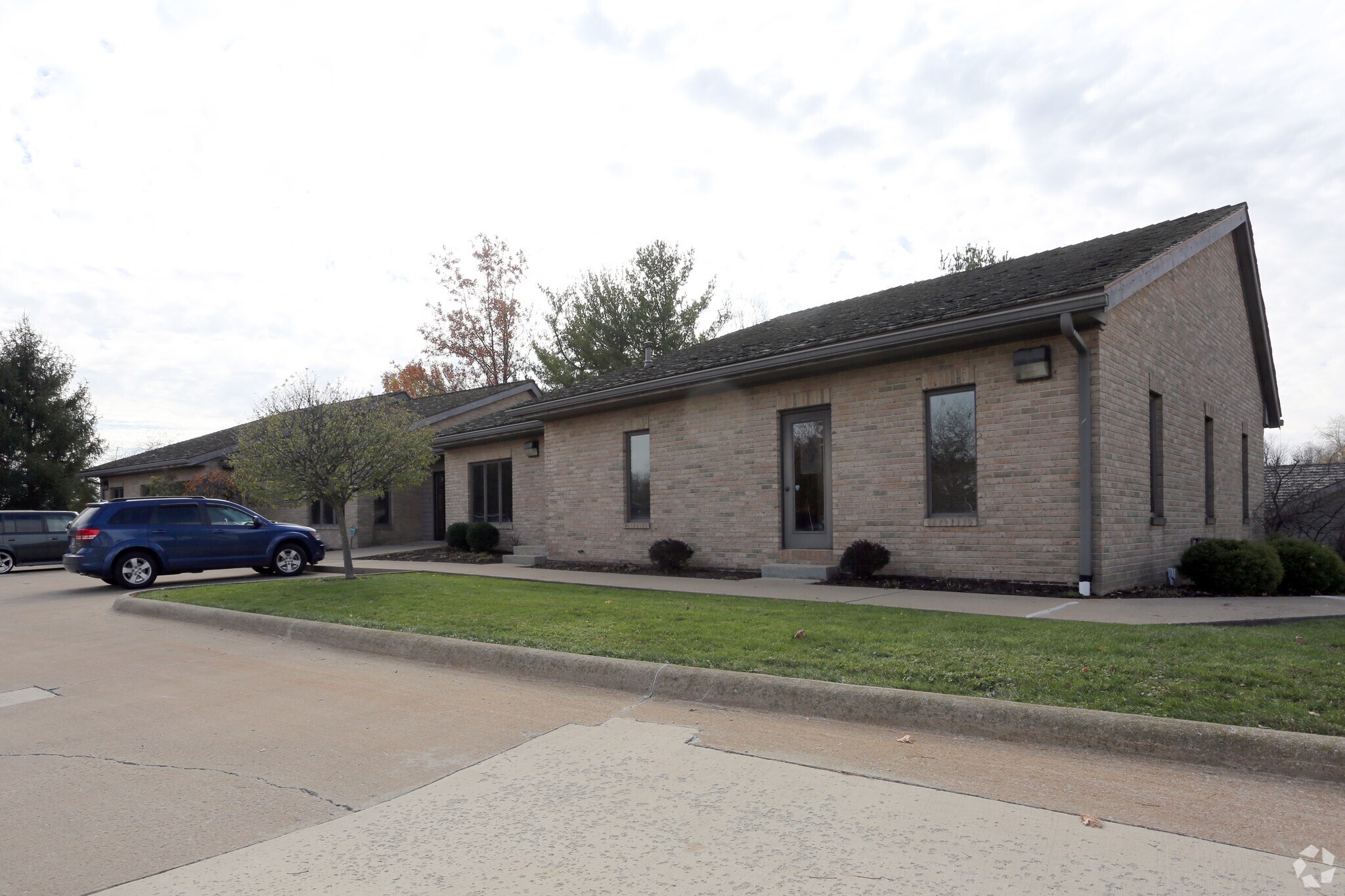 1221 S Trimble Rd Mansfield, OH 44907 Office Property for Lease on