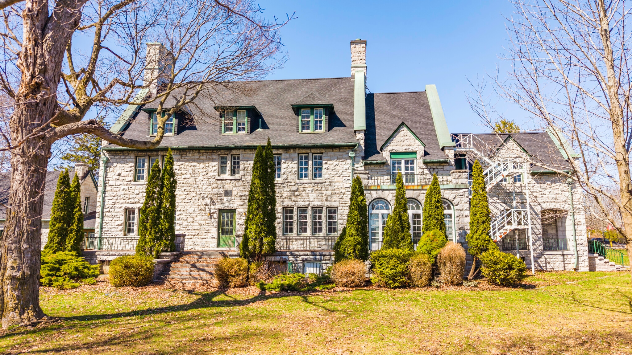 440 King St W, Kingston, ON for Sale