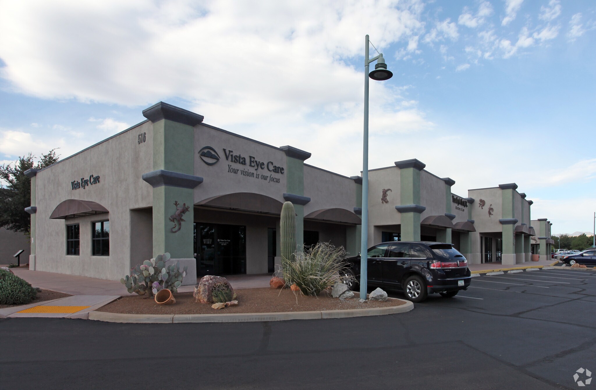 516 E Whitehouse Canyon Rd, Green Valley, AZ for Sale