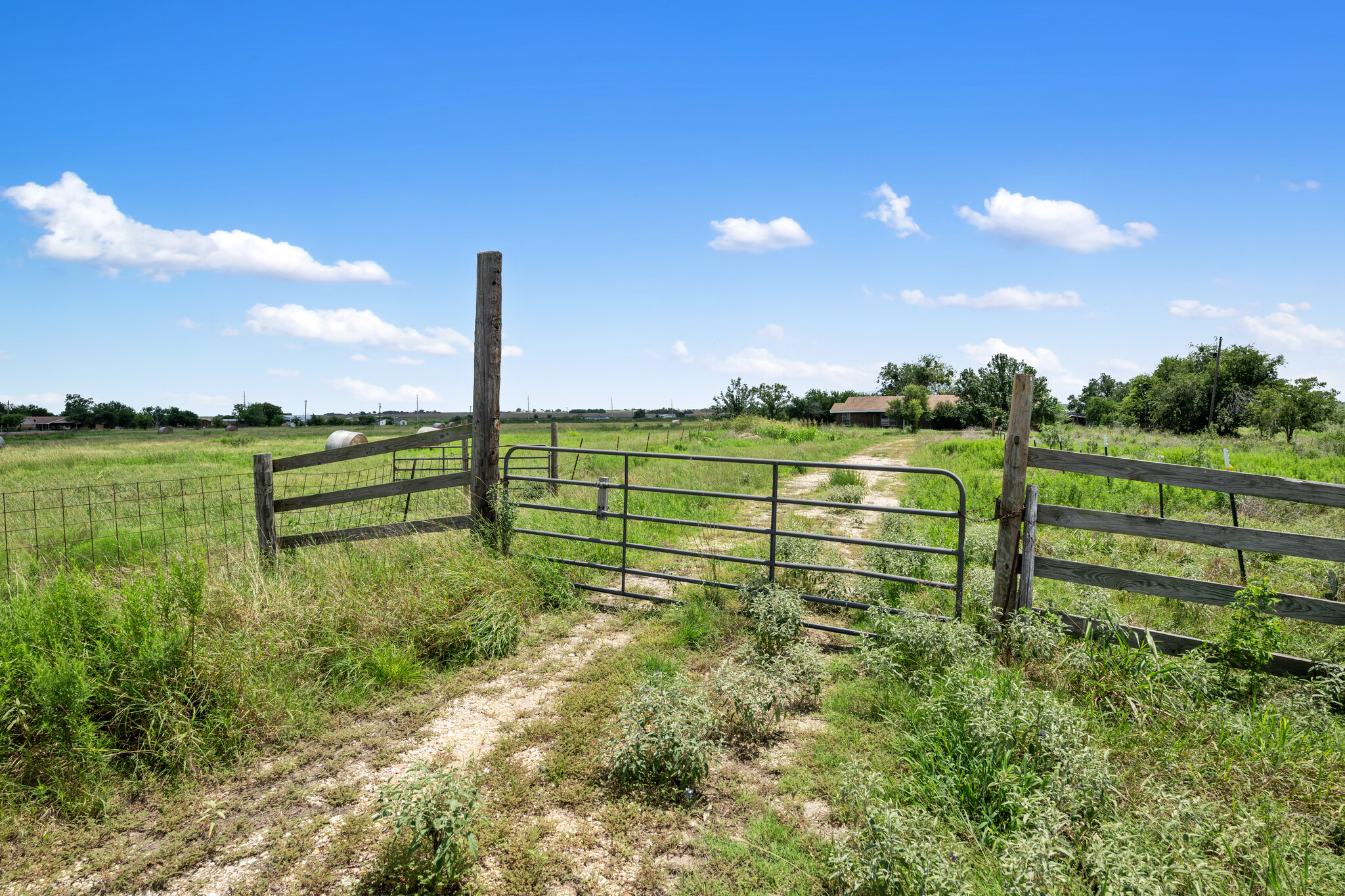 1050 FM 1466, Coupland, TX for Sale