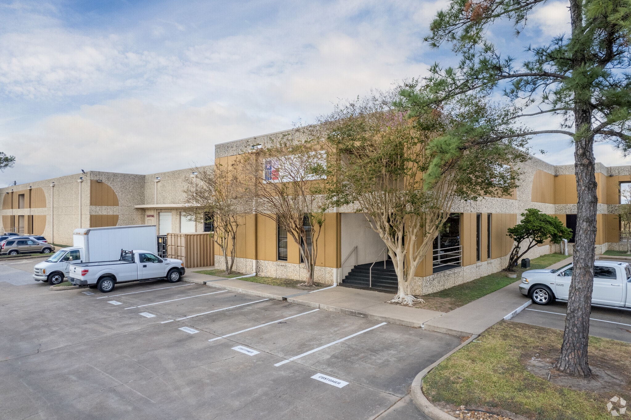 7808-7818 Kempwood Dr, Houston, TX for Rent