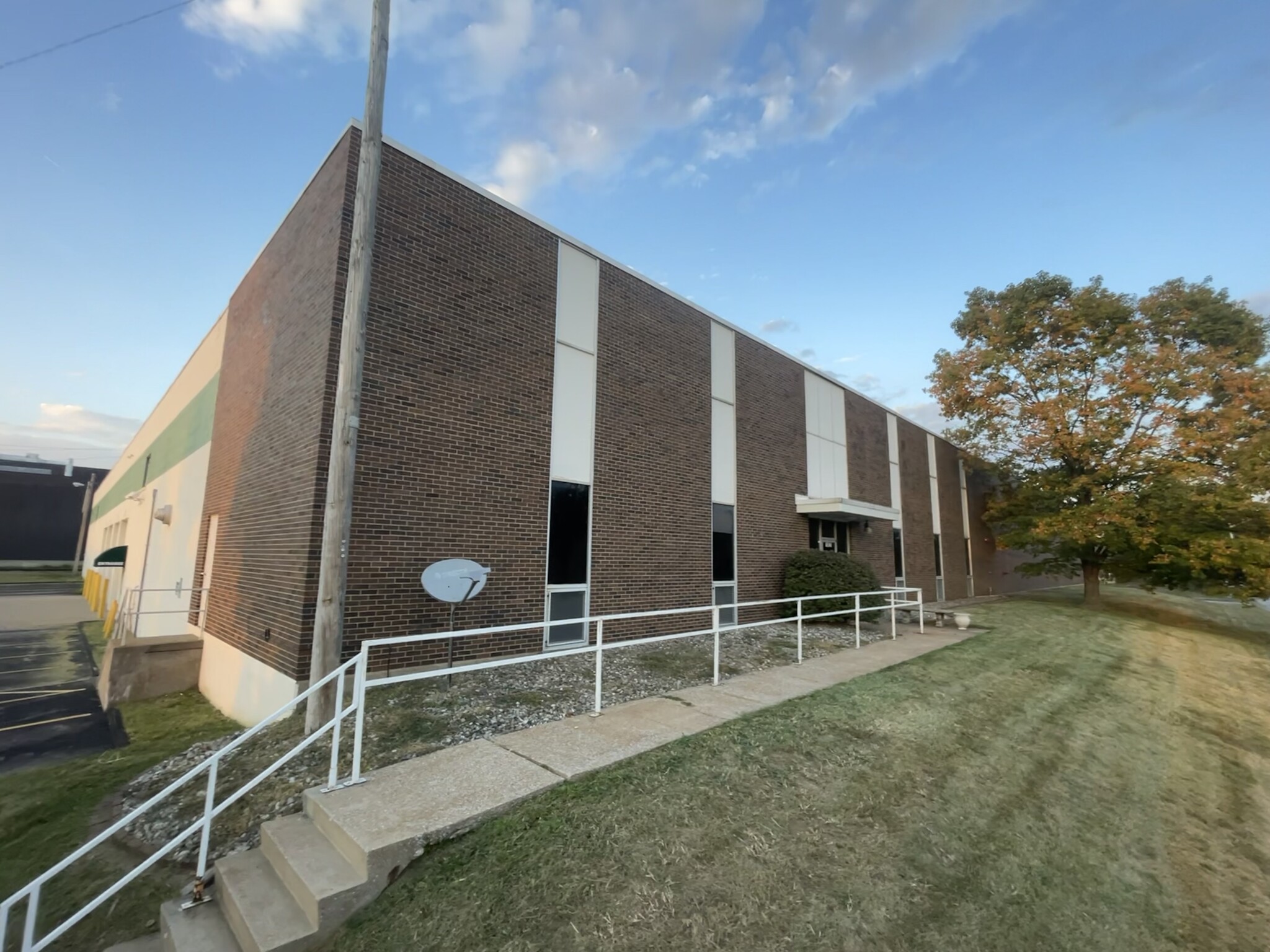 11675 Fairgrove Industrial Blvd, Maryland Heights, MO for Sale