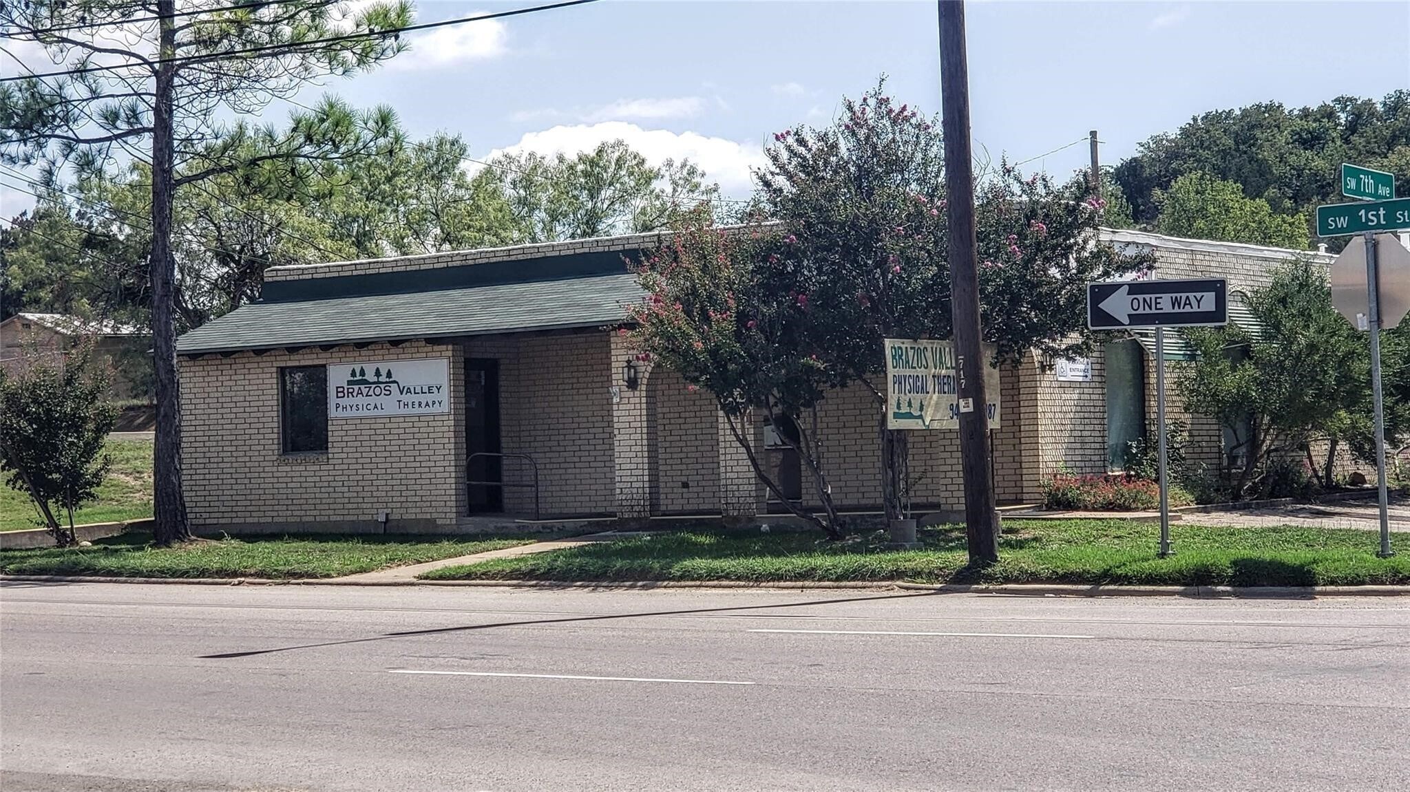 711 SW 1st St, Mineral Wells, TX for Sale