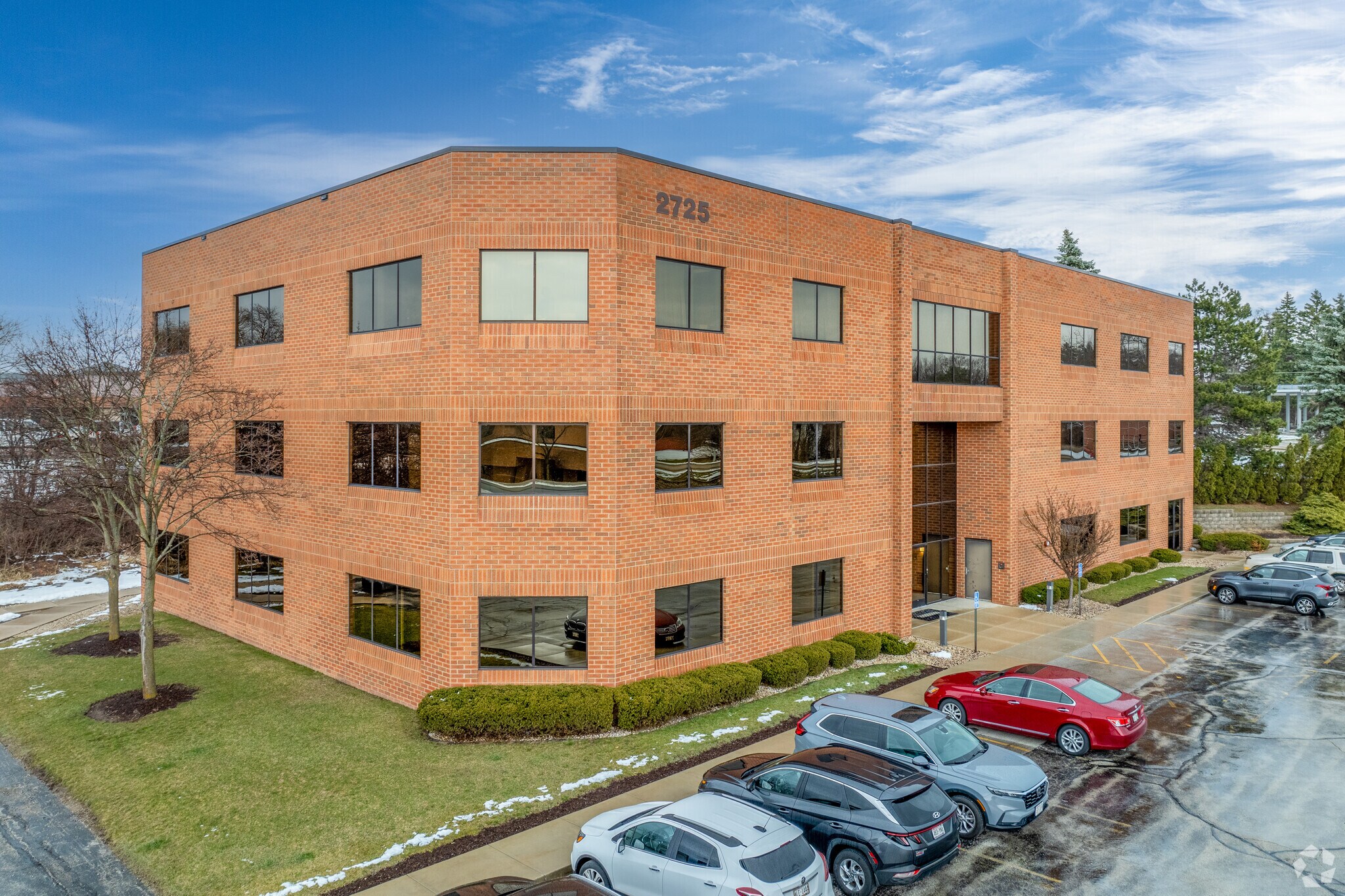 2725 S Moorland Rd, New Berlin, WI for Rent