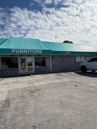 Bradenton, FL Retail - 6807 Tamiami Trl Bradenton, FL Retail - 6807 Tamiami Trl