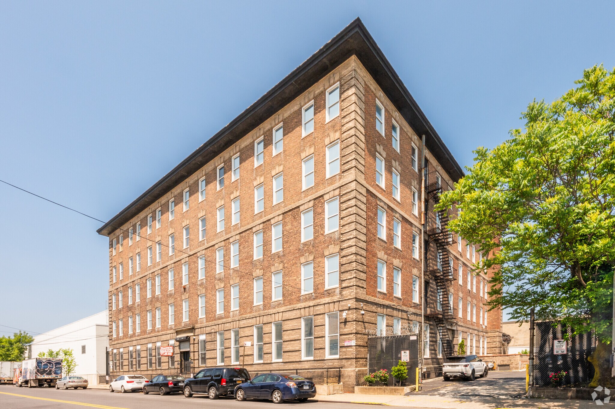 550-560 Barry St, Bronx, NY for Sale
