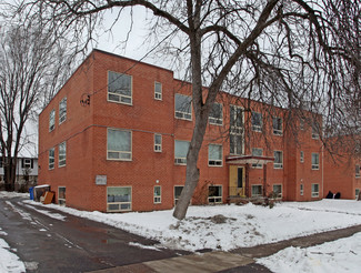 Oshawa, ON Apartments - 326 Saguenay Ave