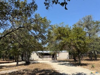 La Vernia, TX Residential - 263 Hickory Hill Dr