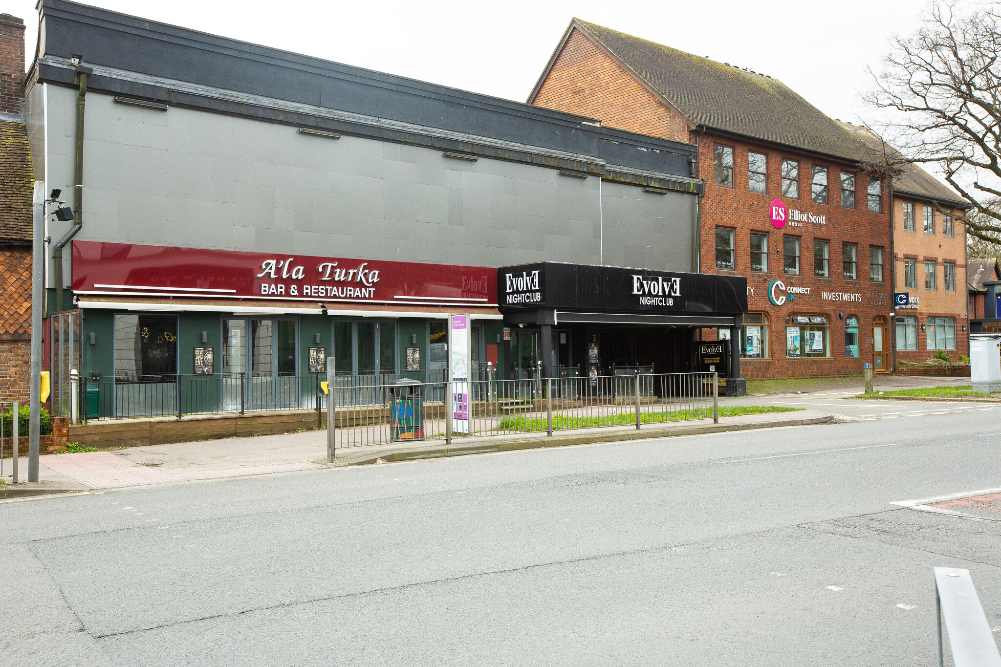 107 High St, Crawley, WSX for Sale
