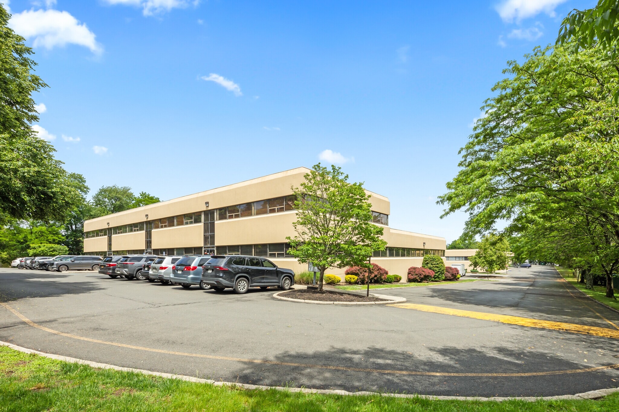 80 Red Schoolhouse Rd, Chestnut Ridge, NY for Rent