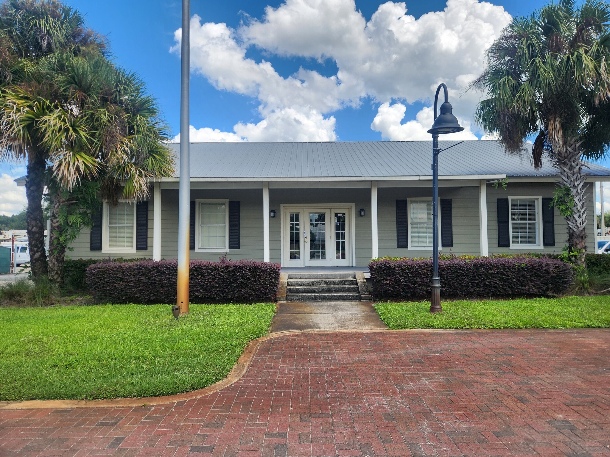 1040 Land O Lakes Blvd, Lutz, FL for Rent