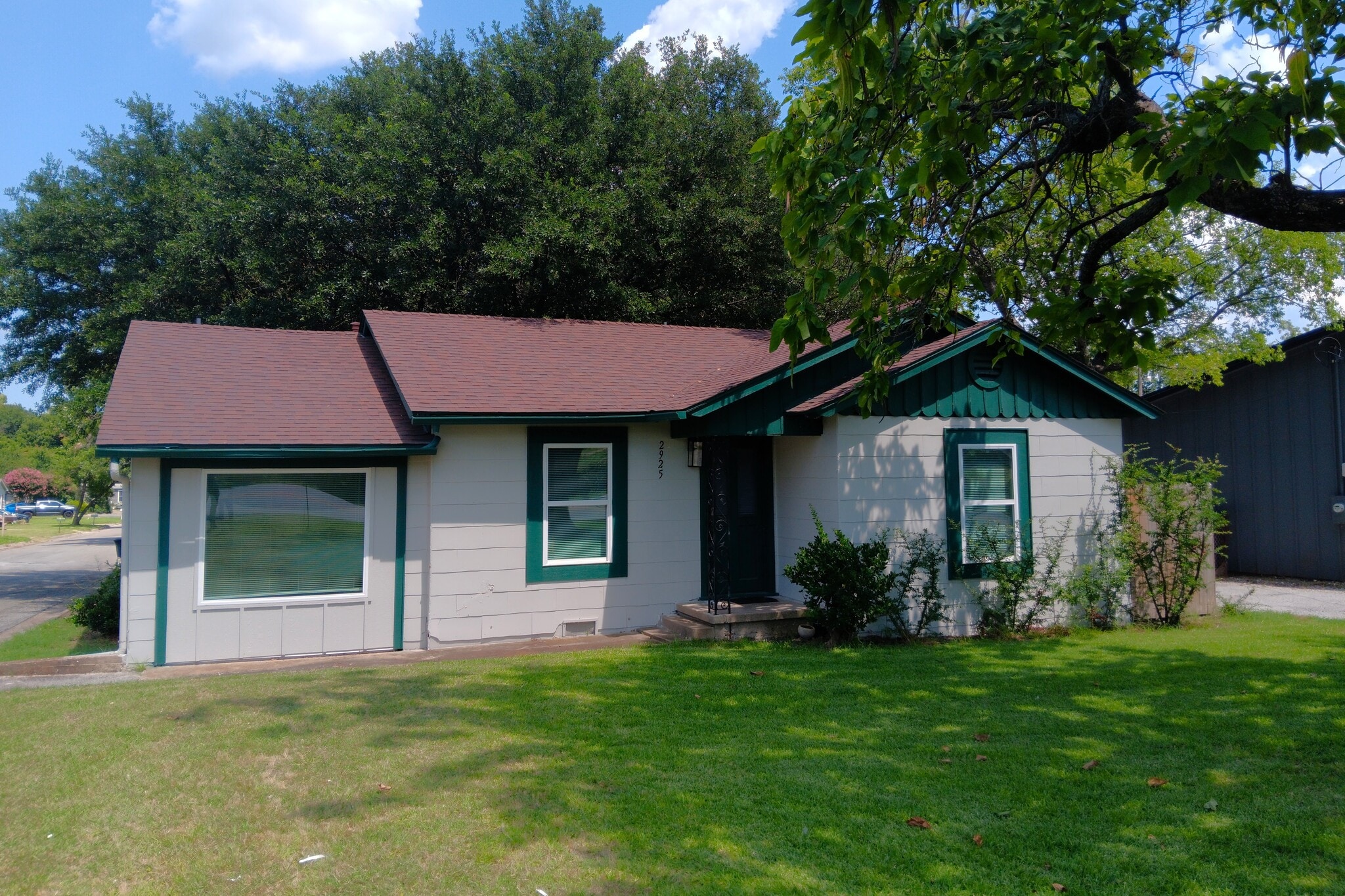 2925 N Travis St, Sherman, TX for Rent