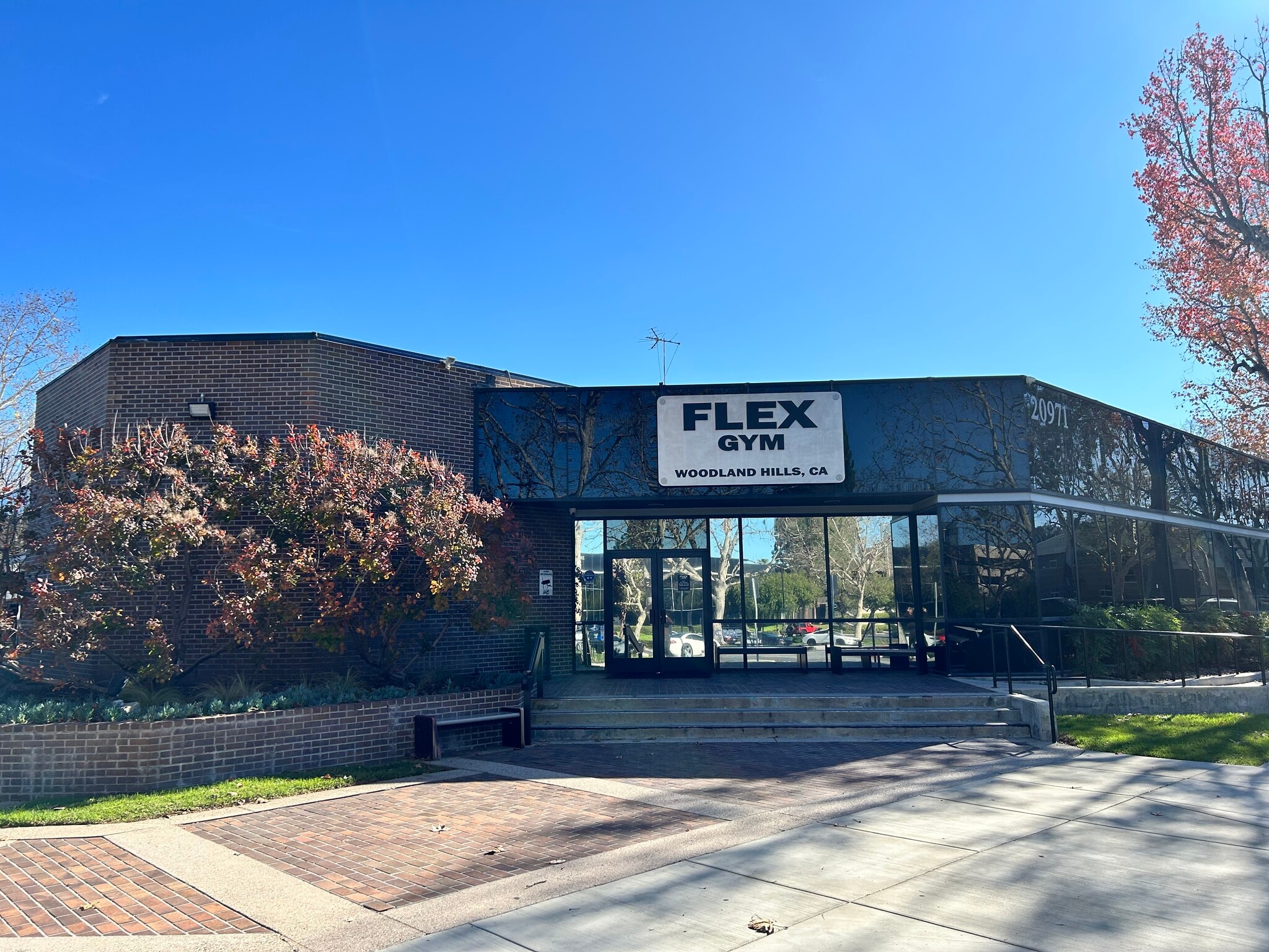 20971 Warner Center Ln, Woodland Hills, CA for Sale