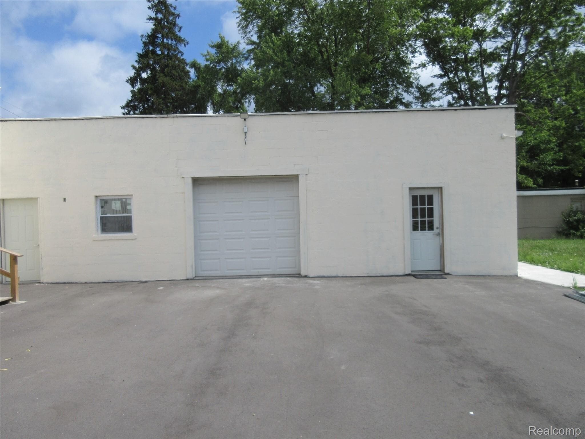 49916 Gratiot Ave, Chesterfield, MI for Rent