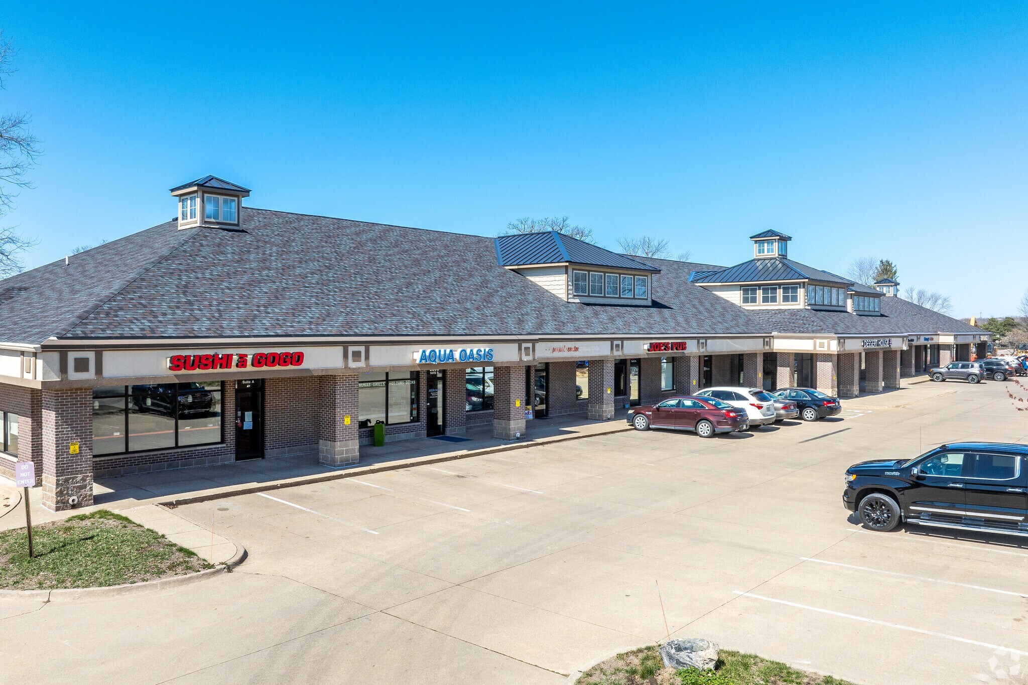 5500 Merle Hay Rd, Johnston, IA for Sale