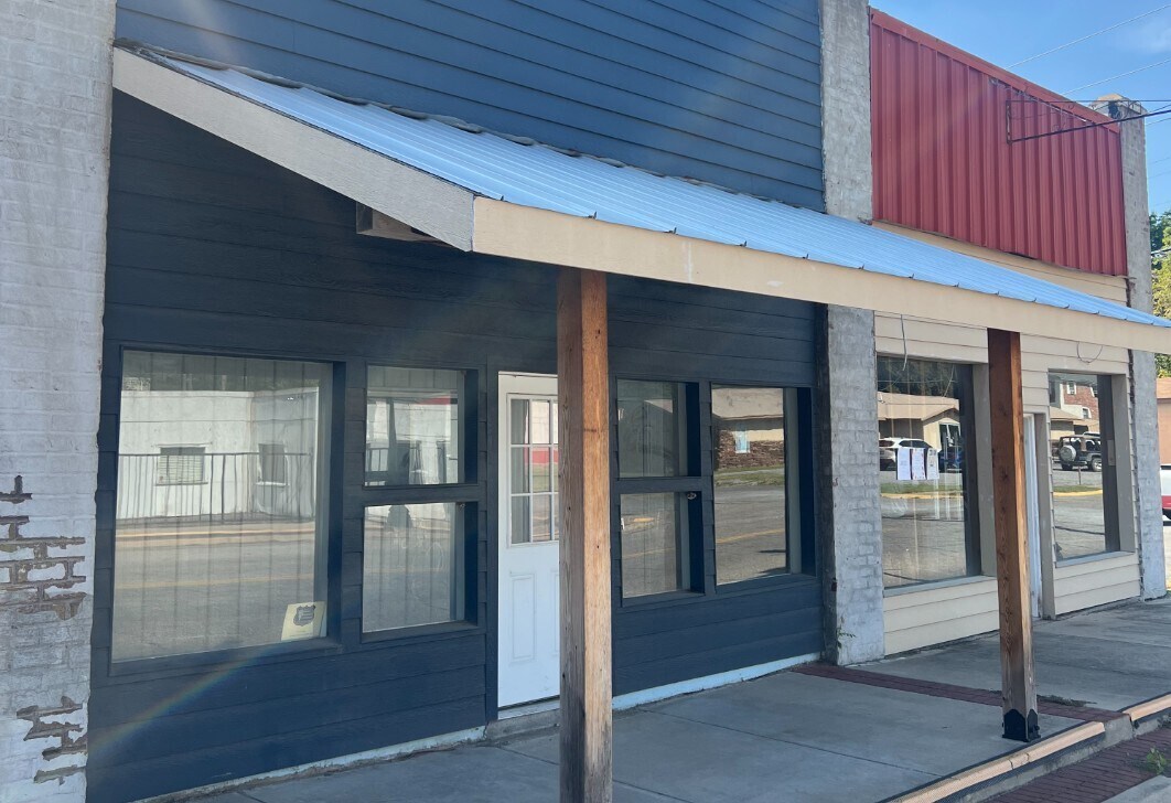 133-135 N Lee St, Fort Gibson, OK for Rent
