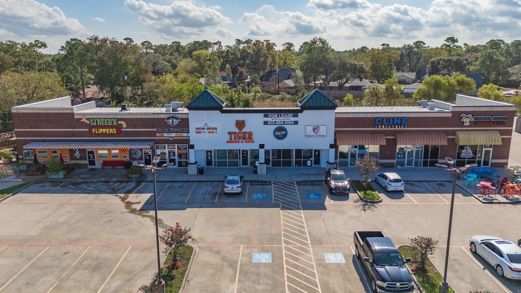 606-610 FM 517 Rd W, Dickinson, TX for Rent