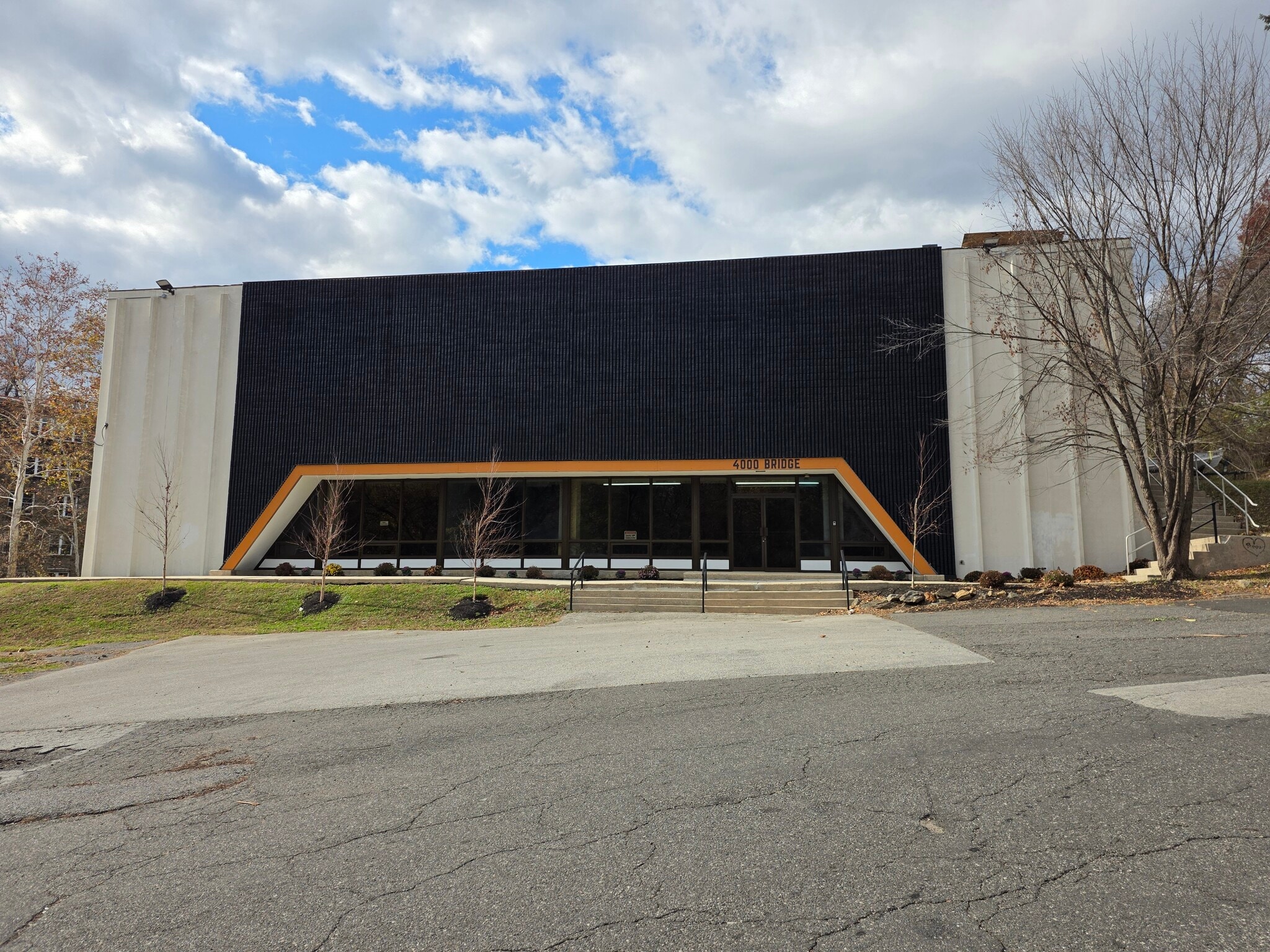 4000 Bridge St, Drexel Hill, PA for Sale