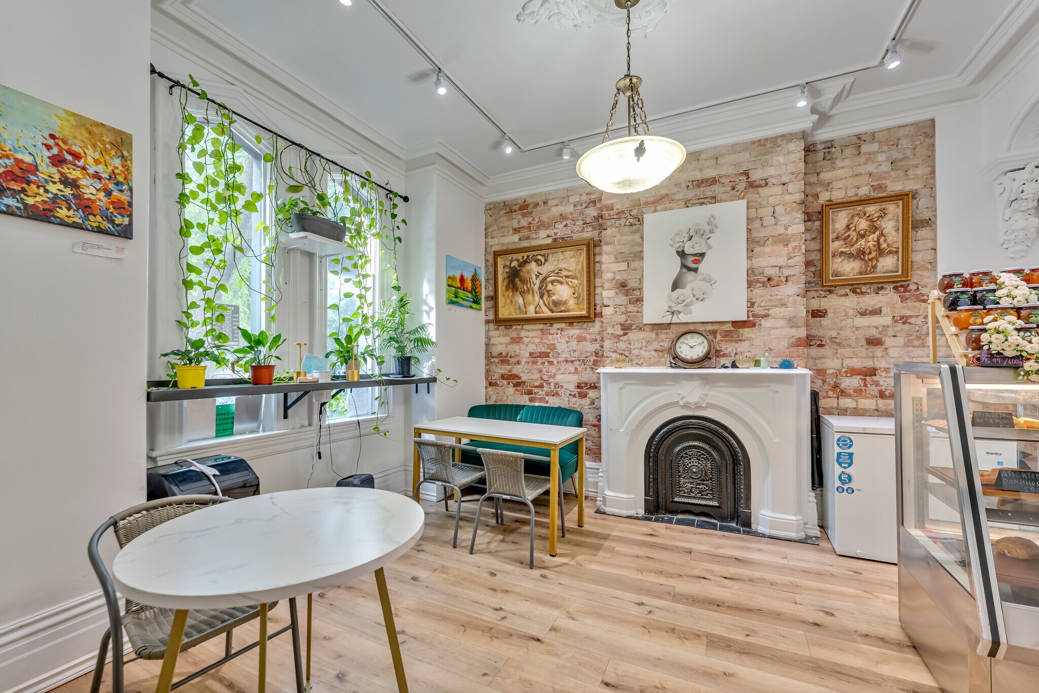290 E Gerrard St, Toronto, ON for Sale
