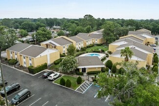Jacksonville, FL Apartments - 2401 Jammes Rd