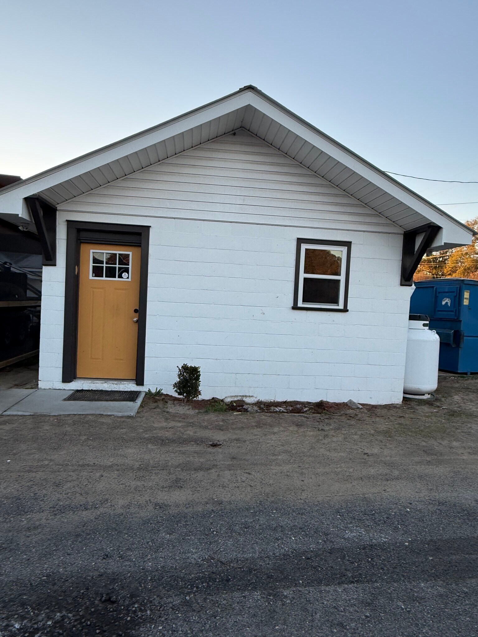 114-116 N Laurel St, Springfield, GA for Rent
