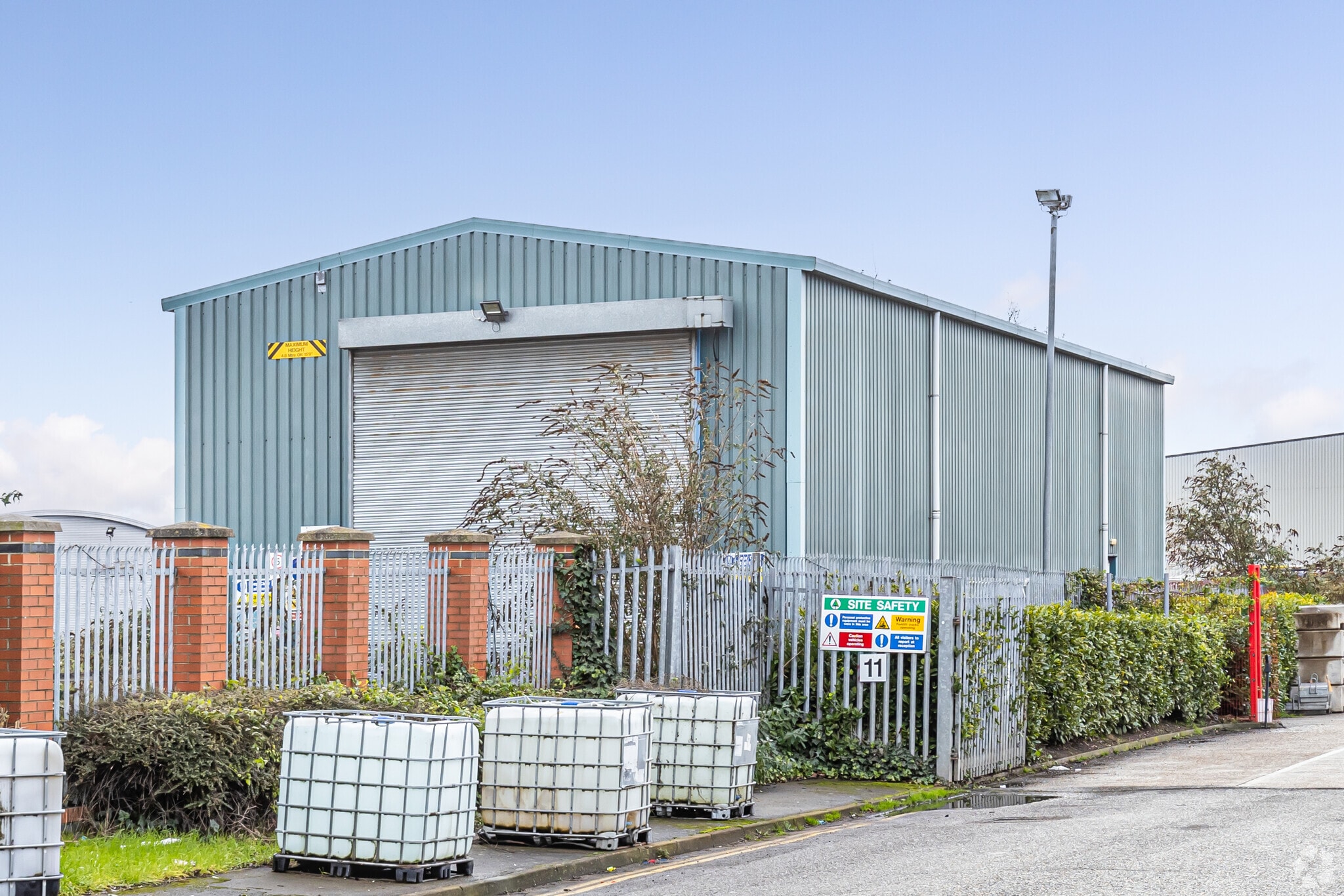 Barlow Way, Rainham, LND for Rent