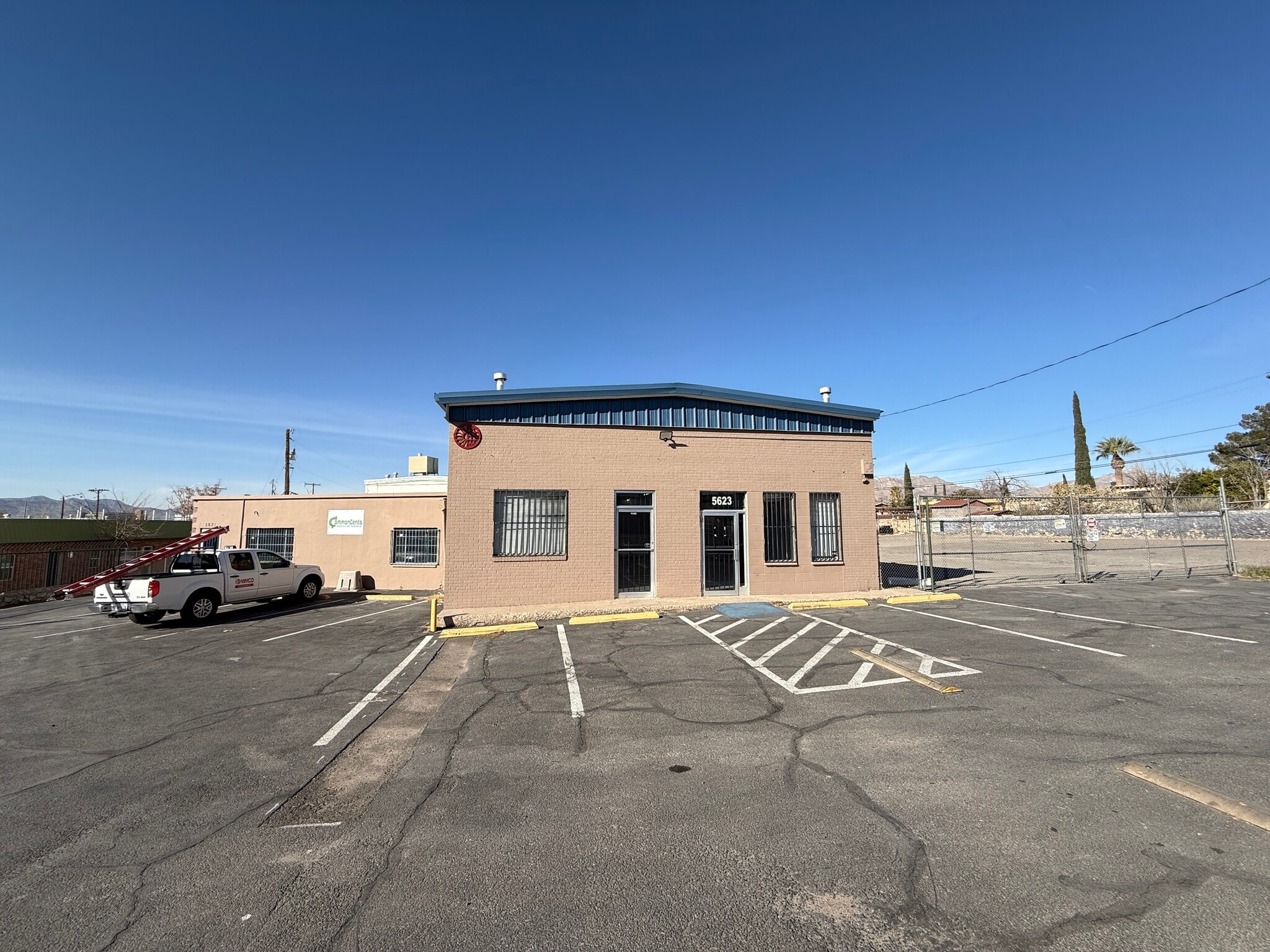 5621 E Paisano Dr, El Paso, TX for Rent