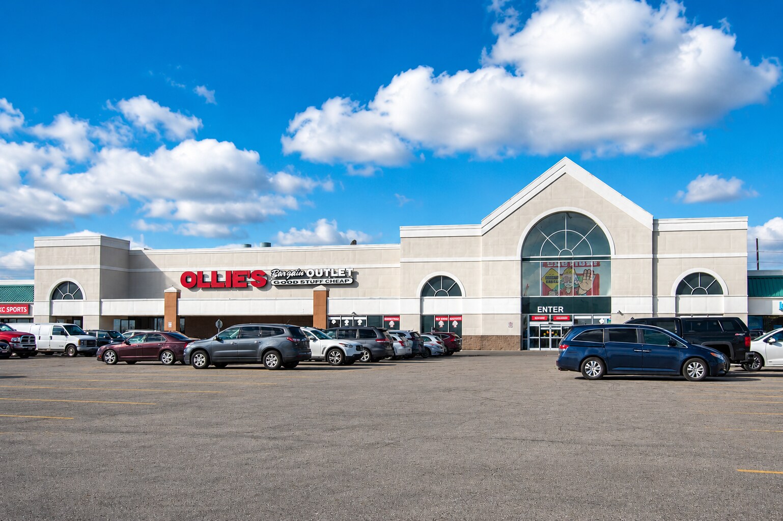 3735-3907 S High St, Columbus, OH for Rent
