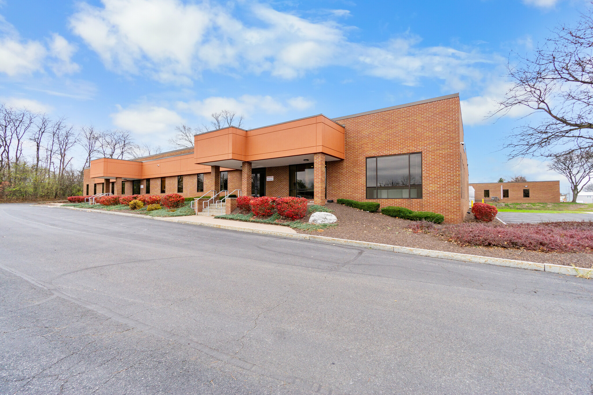 103 Commerce Blvd, Liverpool, NY for Rent