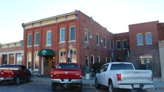 Cottonwood Falls, KS Hospitality - 215 Broadway St