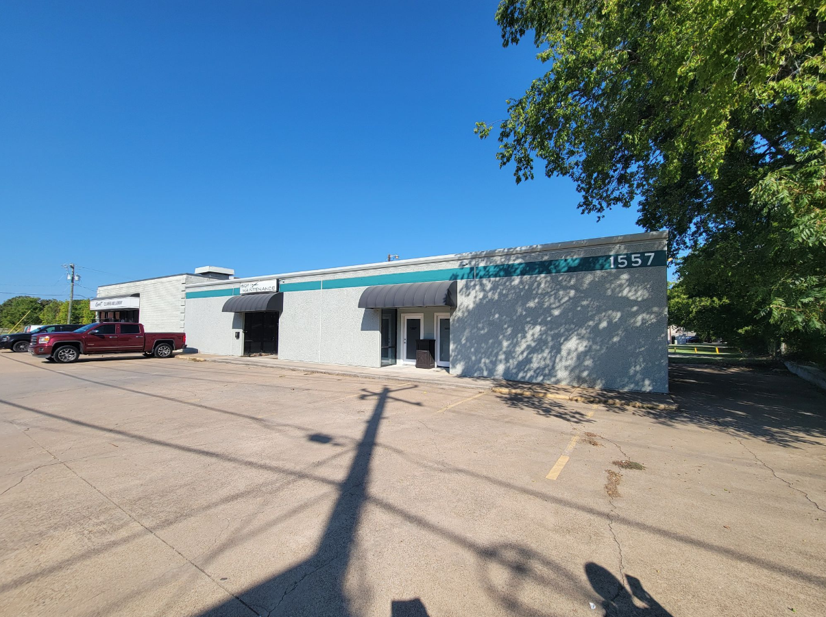 1557 E Broad St, Mansfield, TX for Rent