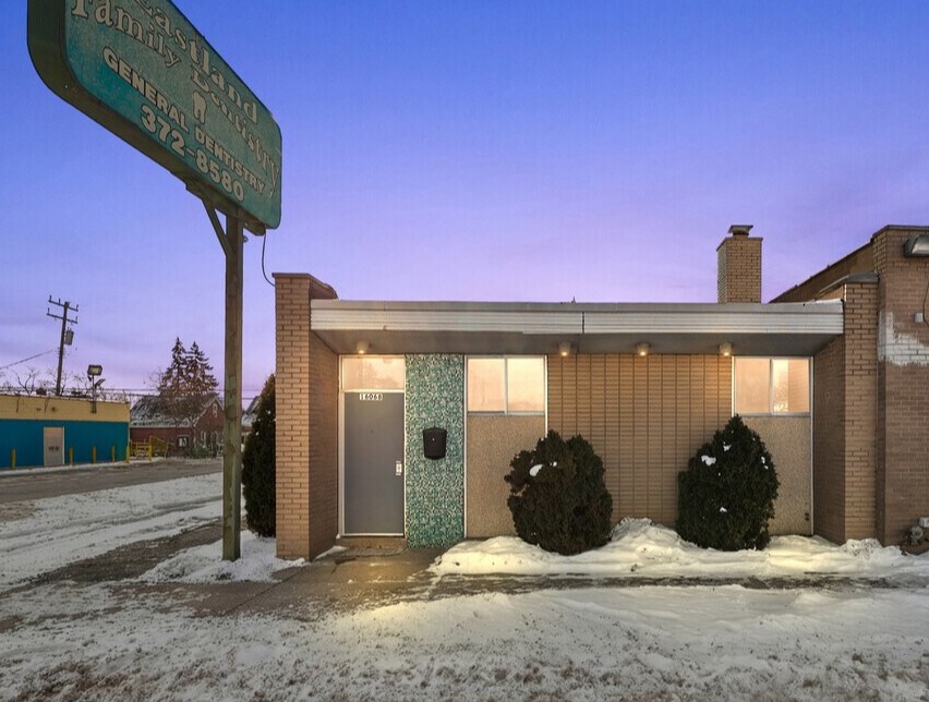 16068 E 8 Mile Rd, Detroit, MI for Sale