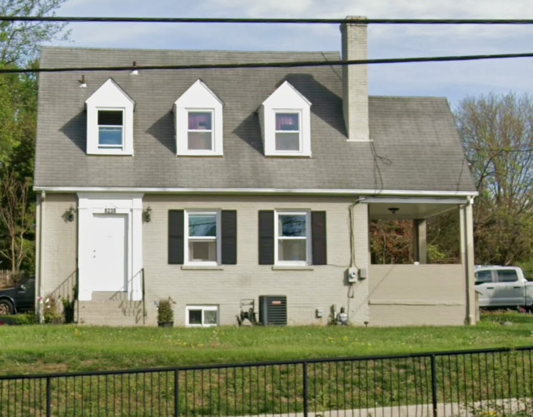 8238 Richmond Hwy, Alexandria, VA for Rent