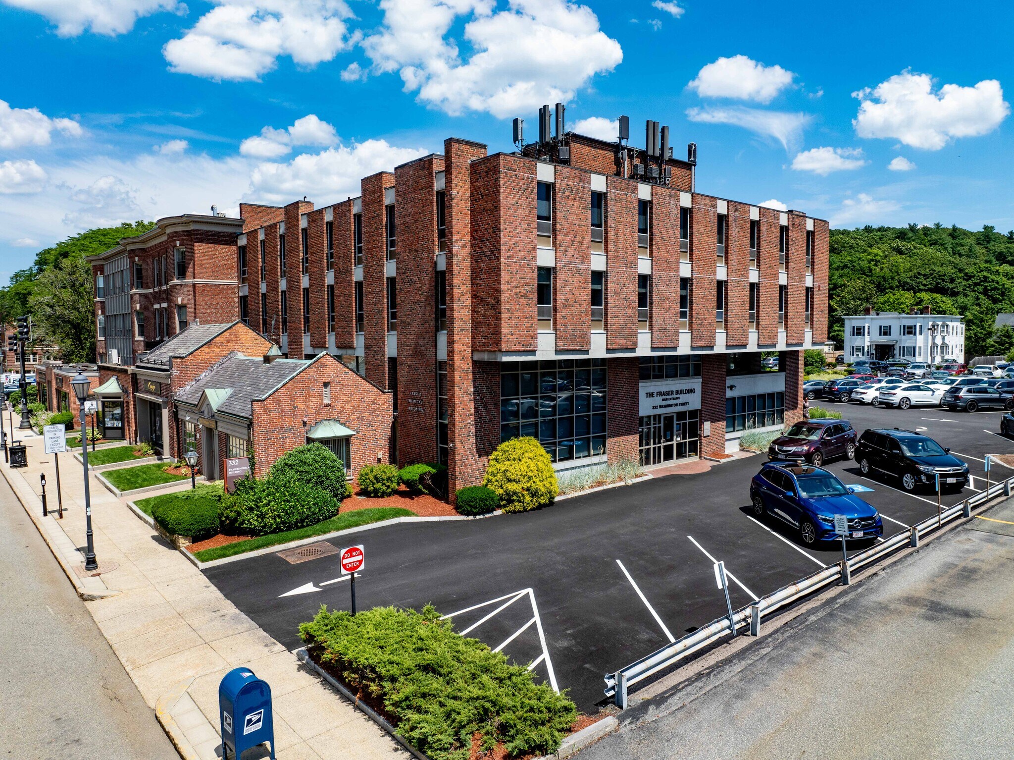 326-330 Washington St, Wellesley, MA for Rent