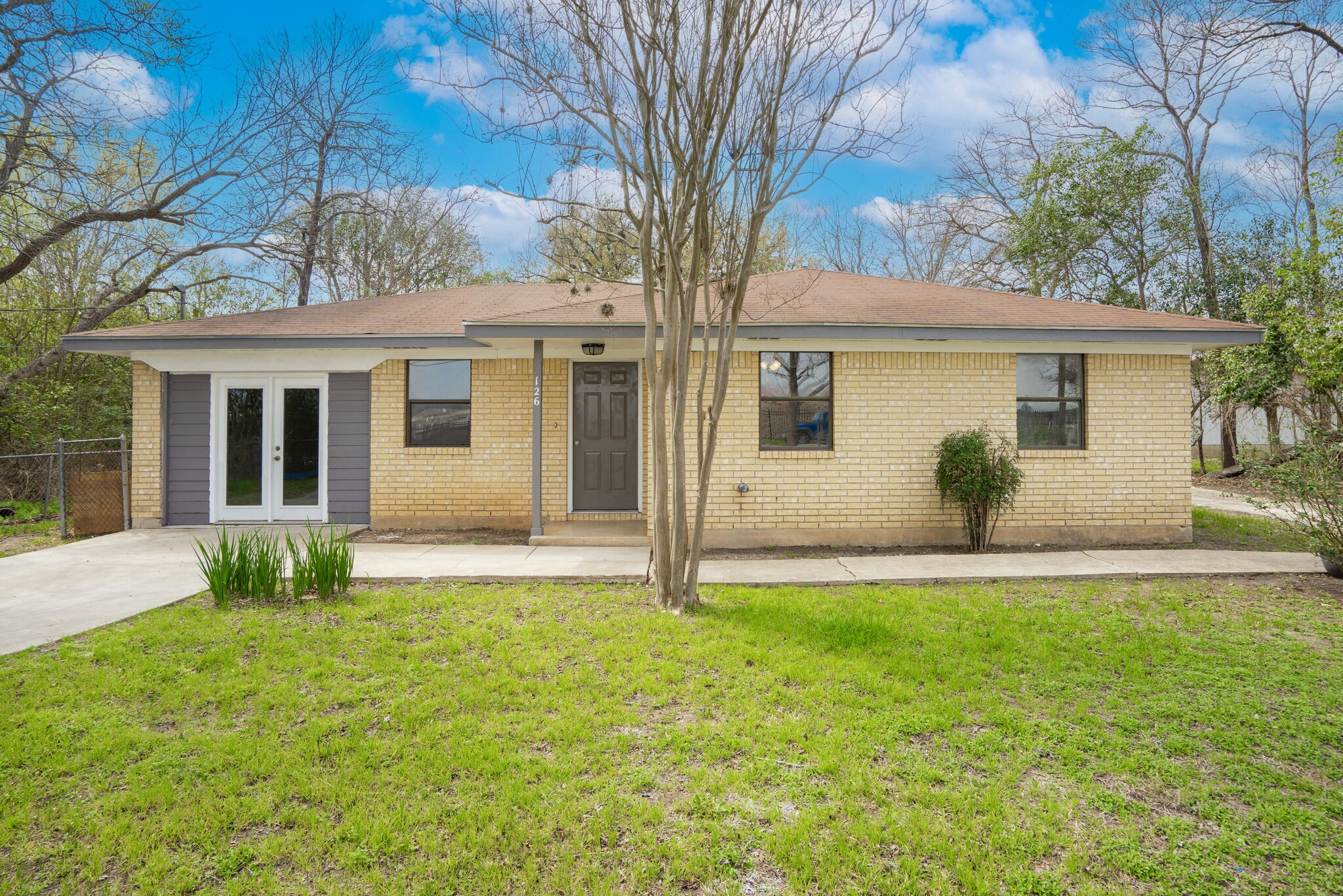 126 Haeckerville Rd, Cibolo, TX for Sale