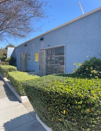 Santa Ana, CA undefined - 921 N Logan St