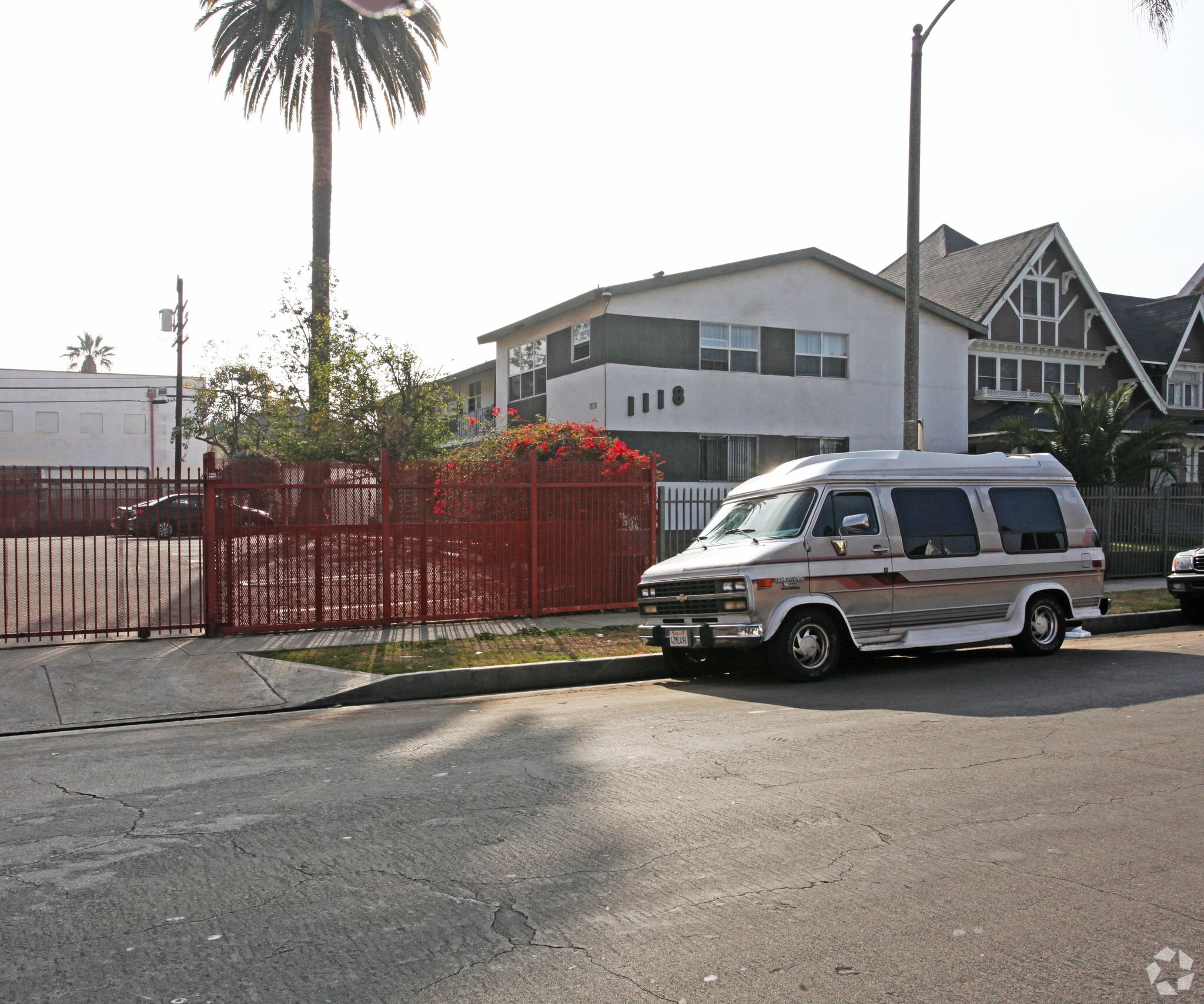 1118 S Lake, Los Angeles, CA for Sale
