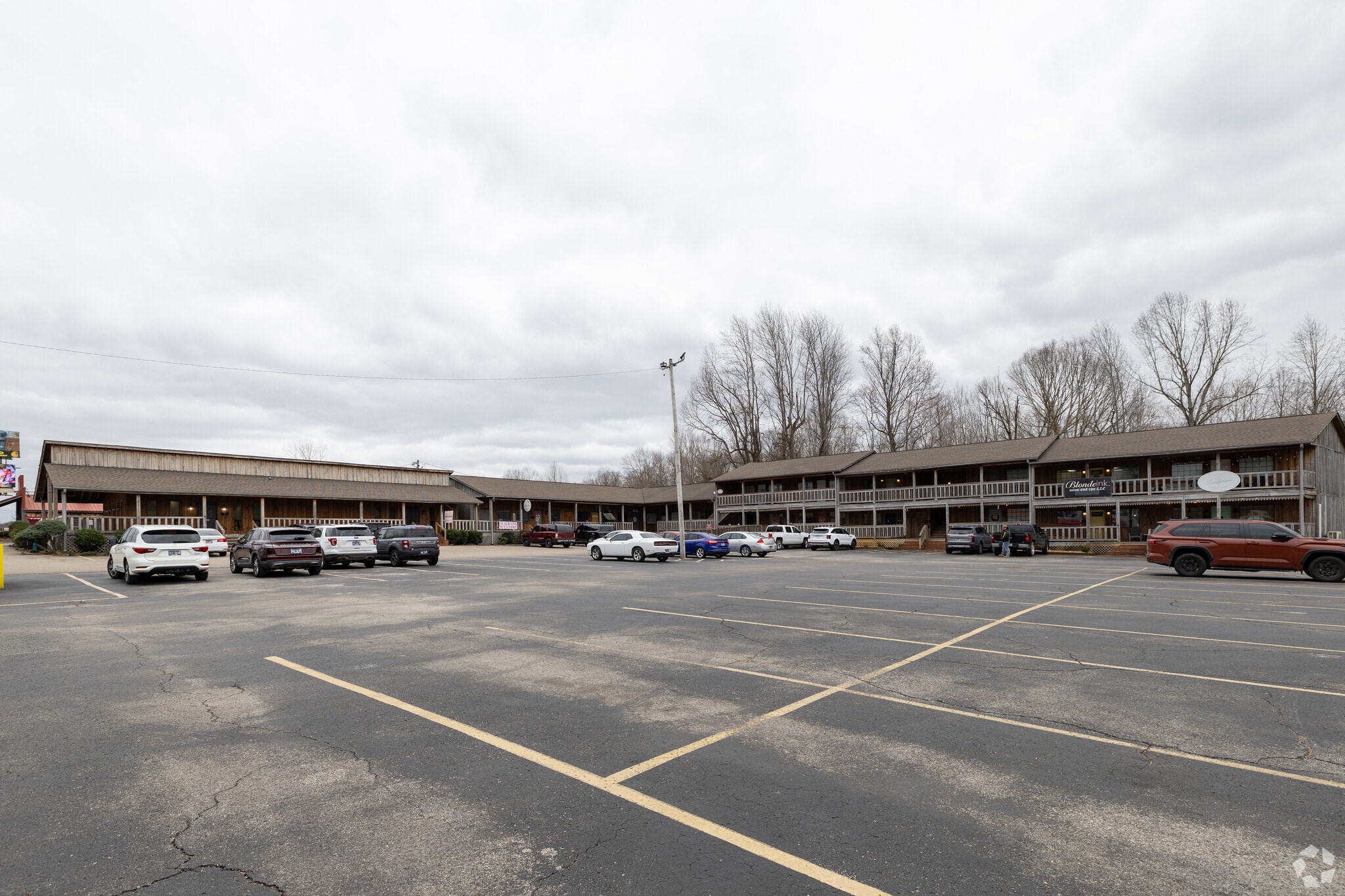 777 W Church St, Lexington, TN for Sale