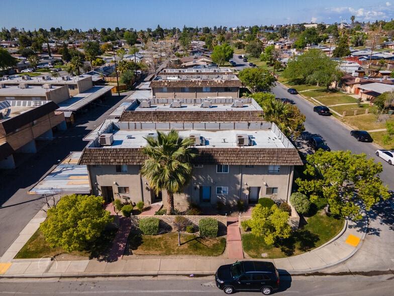 2700 Cornell St, Bakersfield, CA for Sale