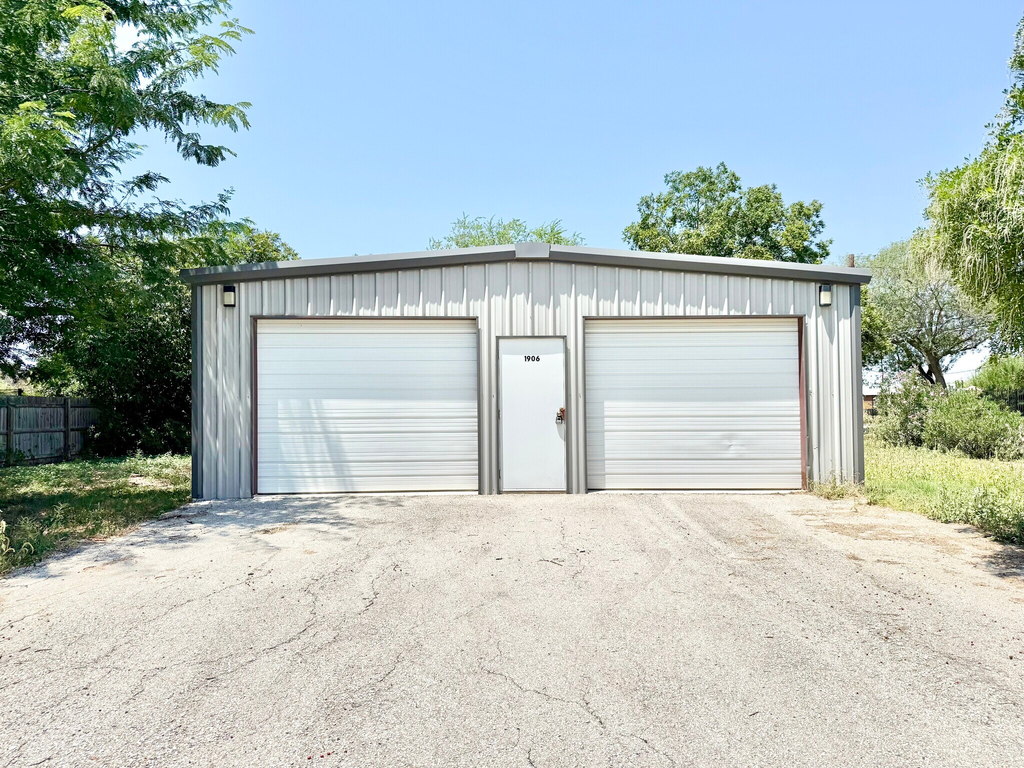 1906 ave t, Hondo, TX for Sale