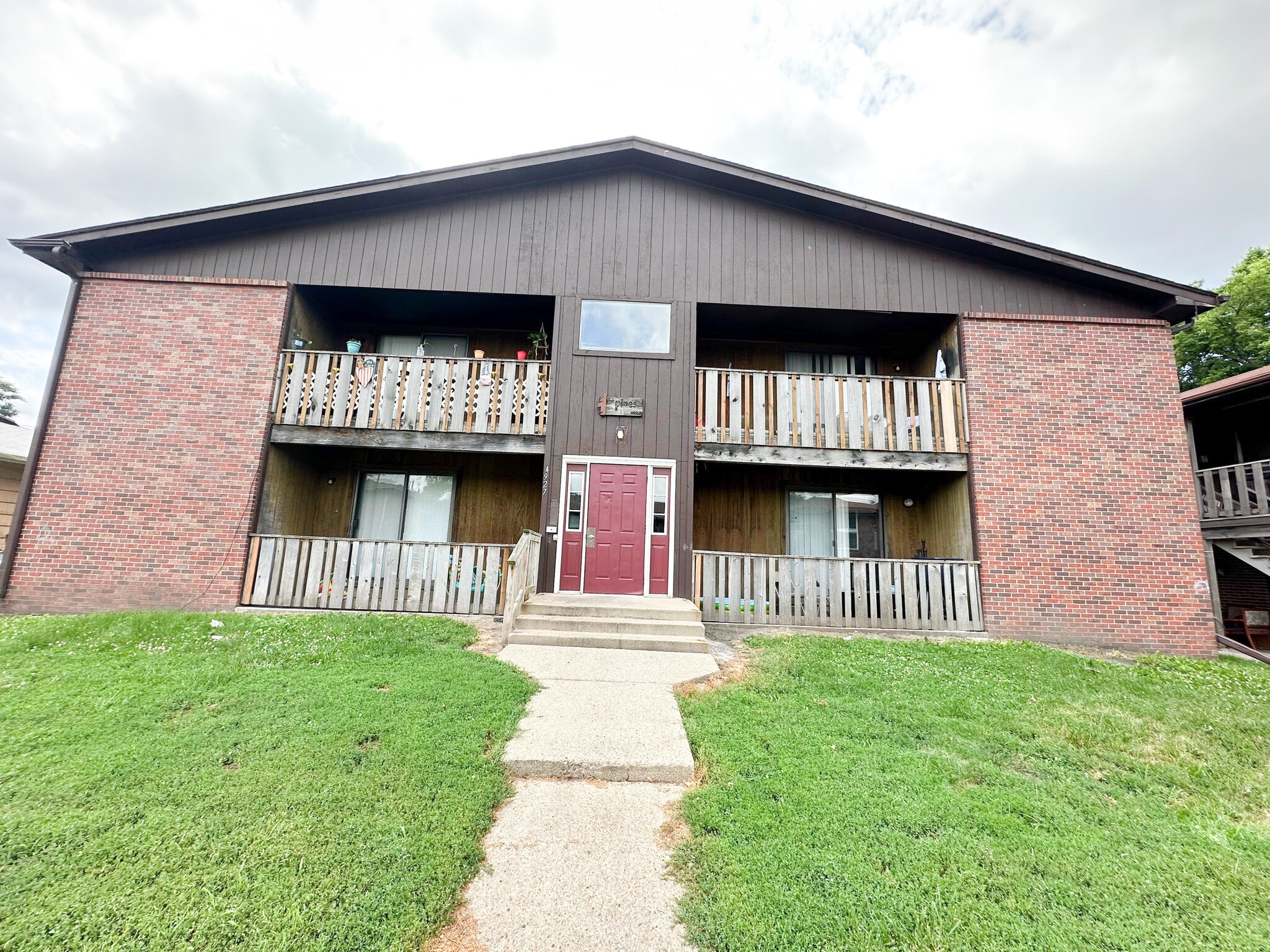 4927 Walker Ave, Lincoln, NE for Sale