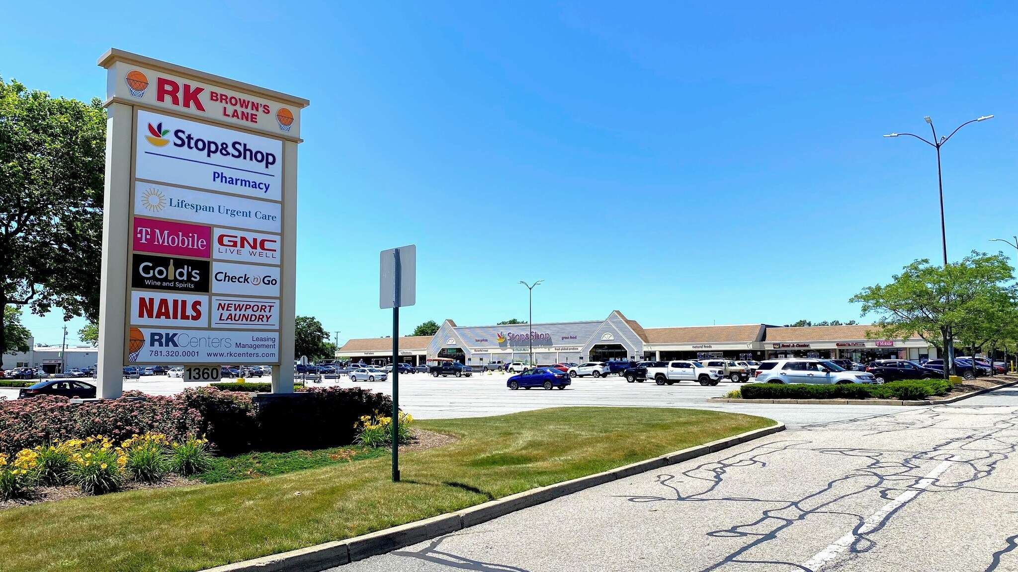 1360 W Main Rd, Middletown, RI for Rent