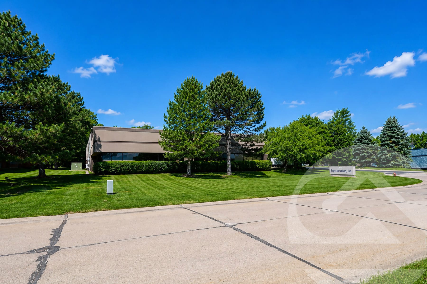 28047 Grand Oaks Ct, Wixom, MI for Sale